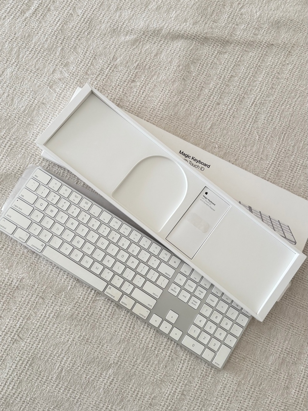 Apple Wireless Magic Keyboard 2